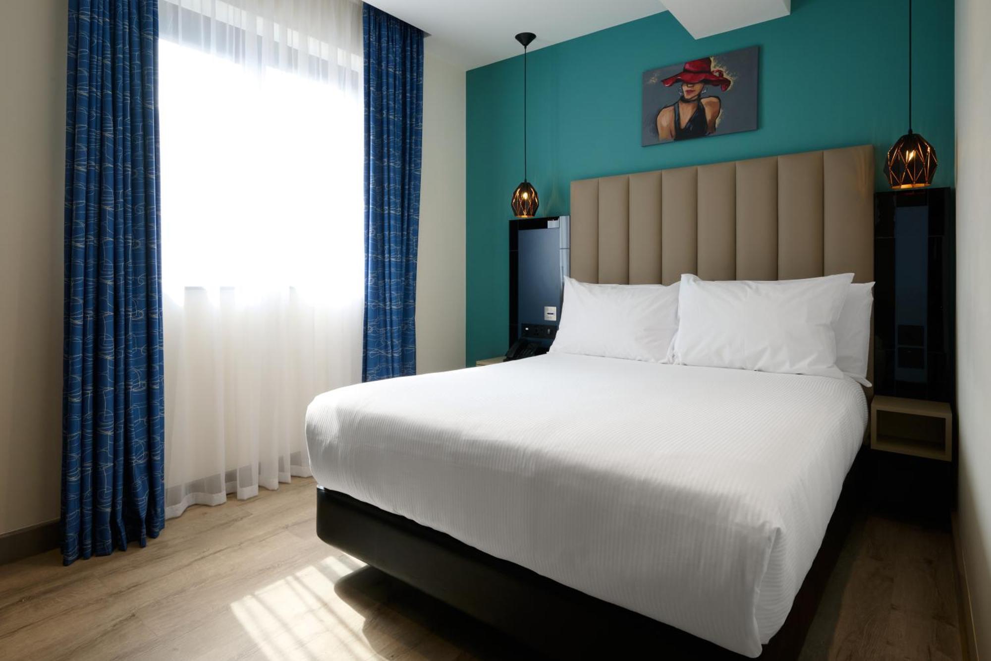 Chambre Double Accessible aux Personnes à Mobilité Réduite