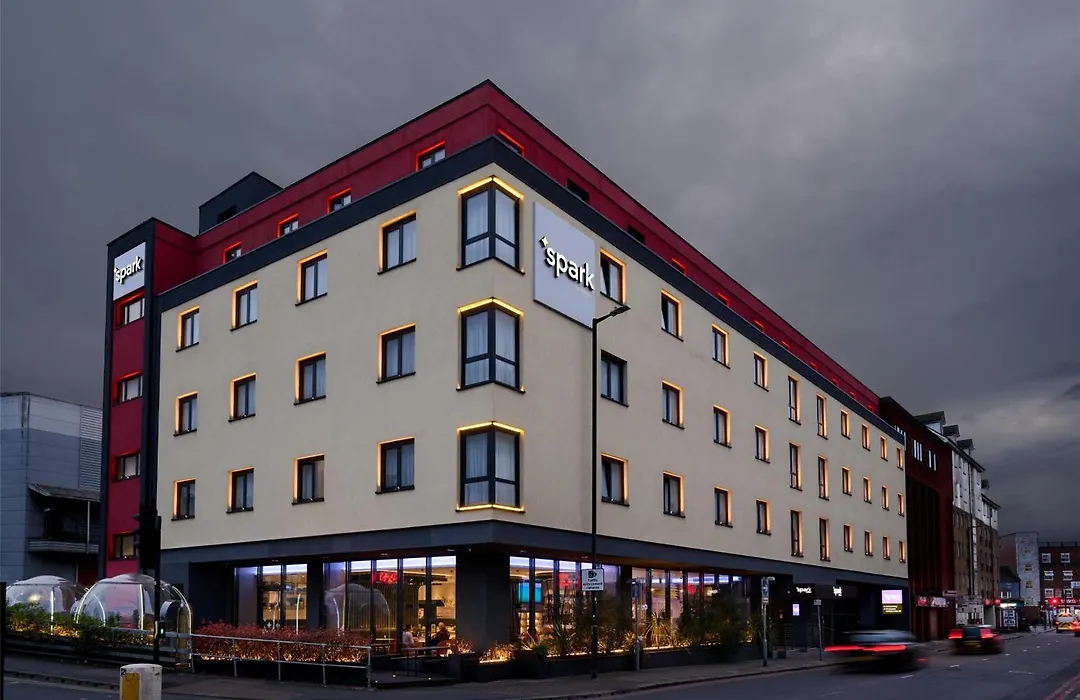 Spark By Hilton Luton-1